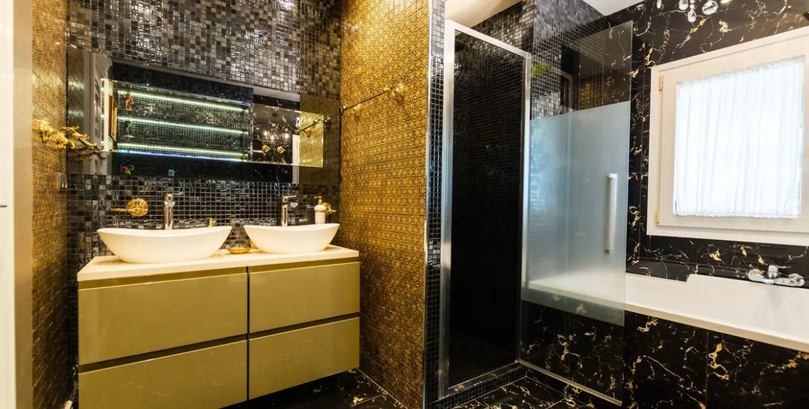 Sale of detached villa in Hacienda Las Chapas 35