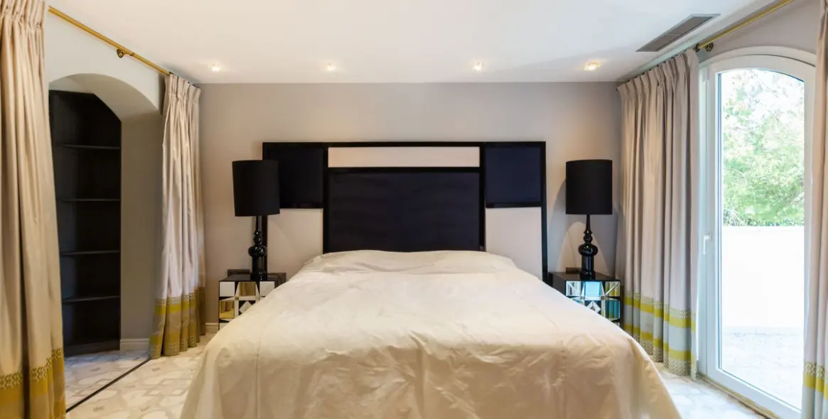 Sale of detached villa in Hacienda Las Chapas 37