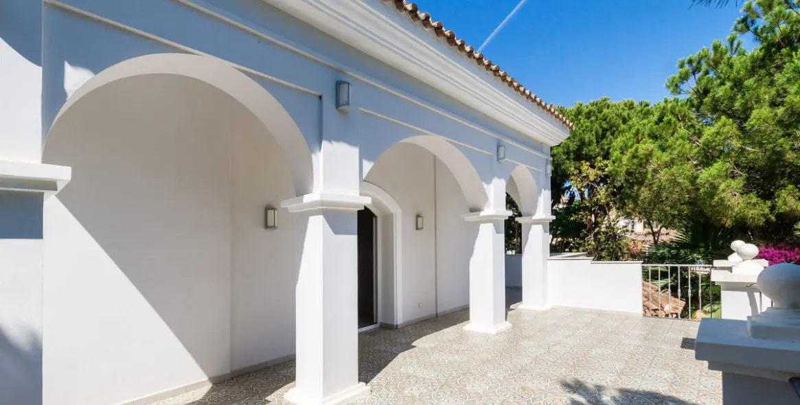 Sale of detached villa in Hacienda Las Chapas 41