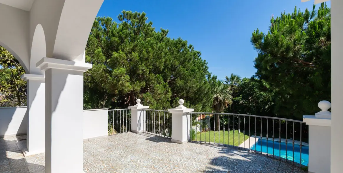 Sale of detached villa in Hacienda Las Chapas 42