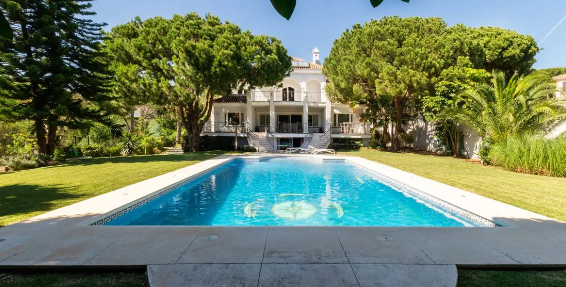 Sale of detached villa in Hacienda Las Chapas 48