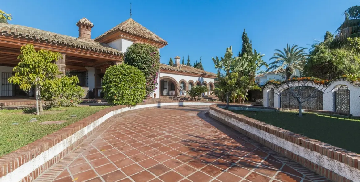 Продажа  отдельно стоящей виллы в Costabella 2