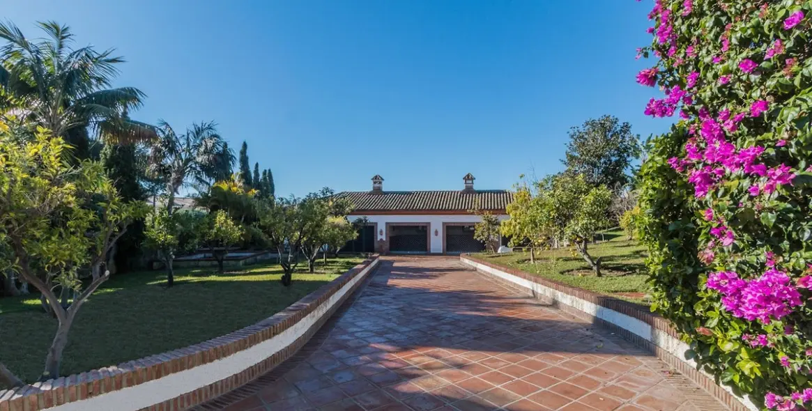 Продажа  отдельно стоящей виллы в Costabella 3