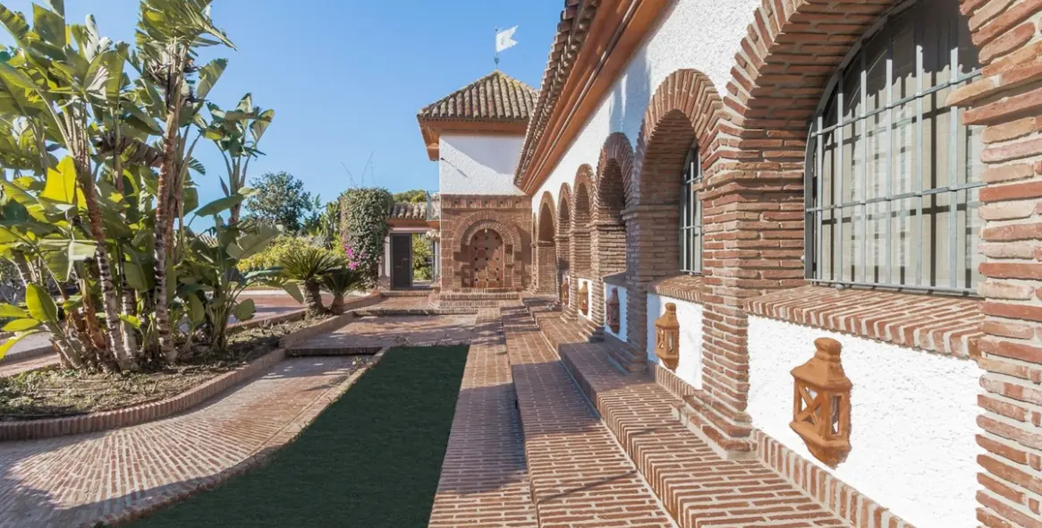 Продажа  отдельно стоящей виллы в Costabella 6