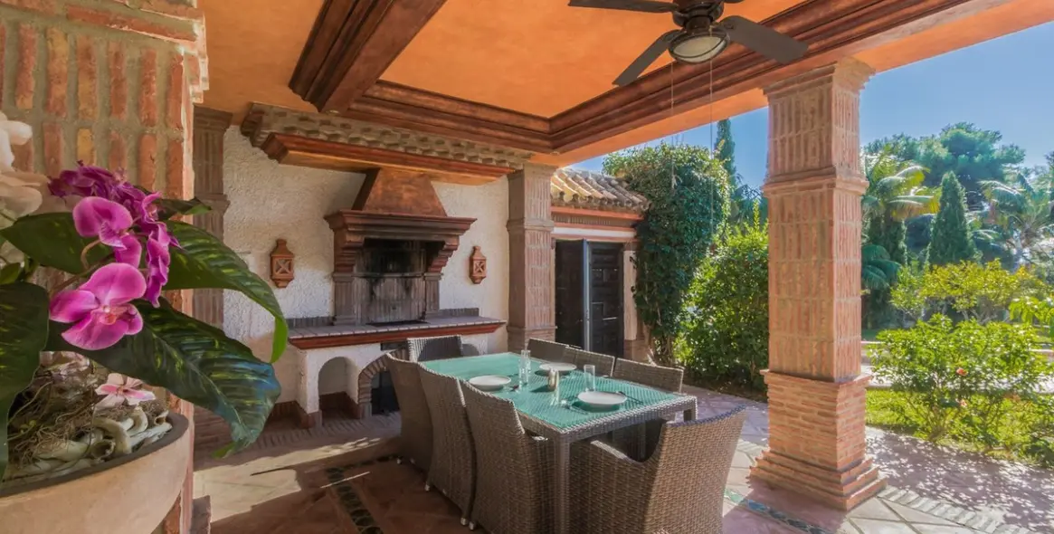 Продажа  отдельно стоящей виллы в Costabella 11