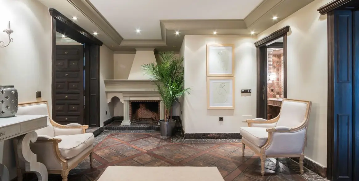 Продажа  отдельно стоящей виллы в Costabella 18