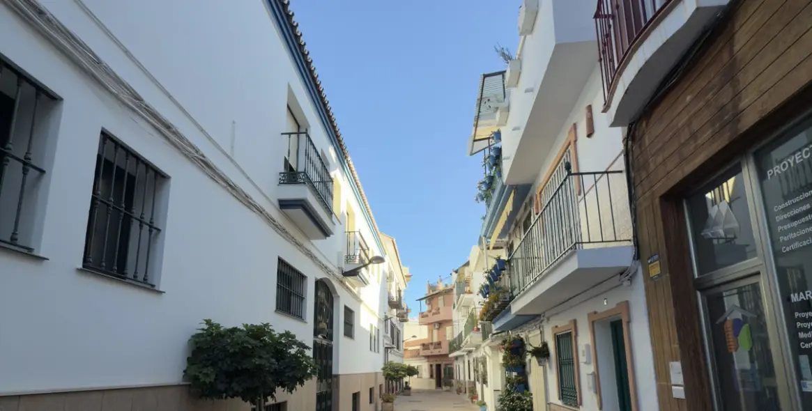 Venta de complejo de apartamentos en San Pedro de Alcántara 2