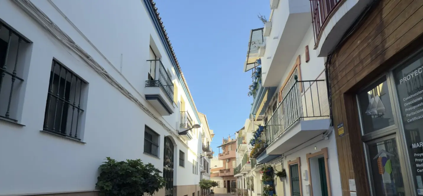 Sale of apartment complex in San Pedro de Alcántara 1