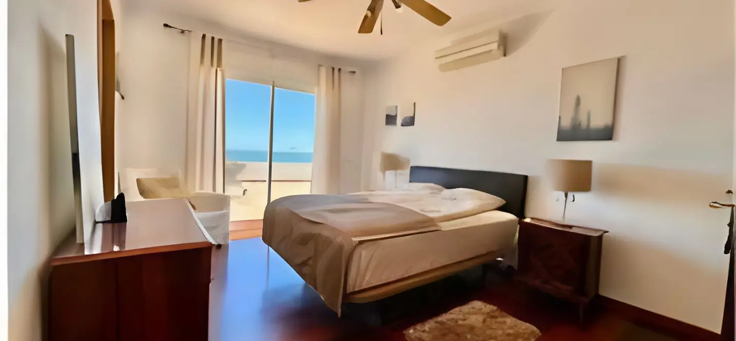 Продажа  отдельно стоящей виллы в Estepona 4