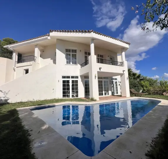 Venta de villa independiente en La Quinta