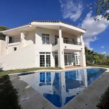 Sale of detached villa in La Quinta