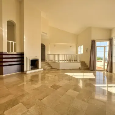 Sale of detached villa in La Quinta