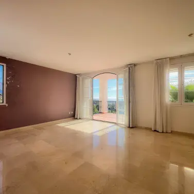 Sale of detached villa in La Quinta