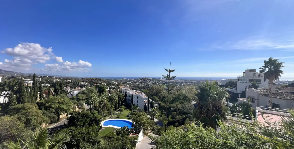 Sale of detached villa in La Quinta 6