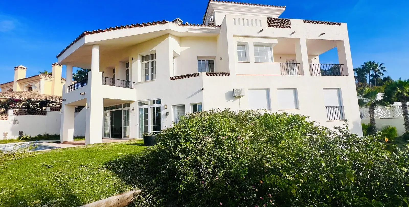 Продажа  отдельно стоящей виллы в La Quinta 2