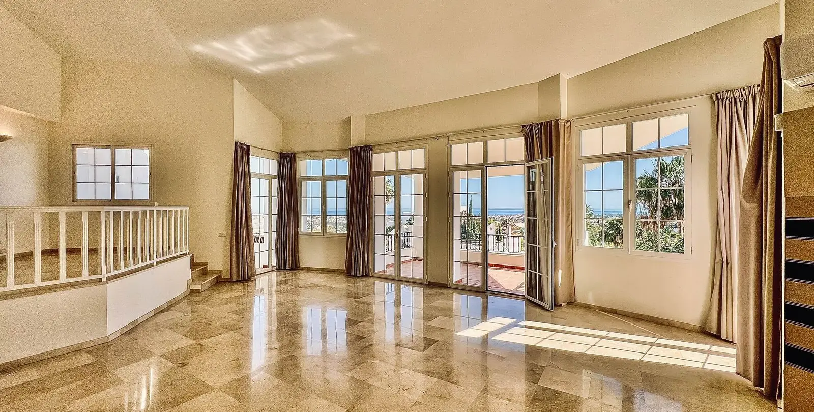 Продажа  отдельно стоящей виллы в La Quinta 9