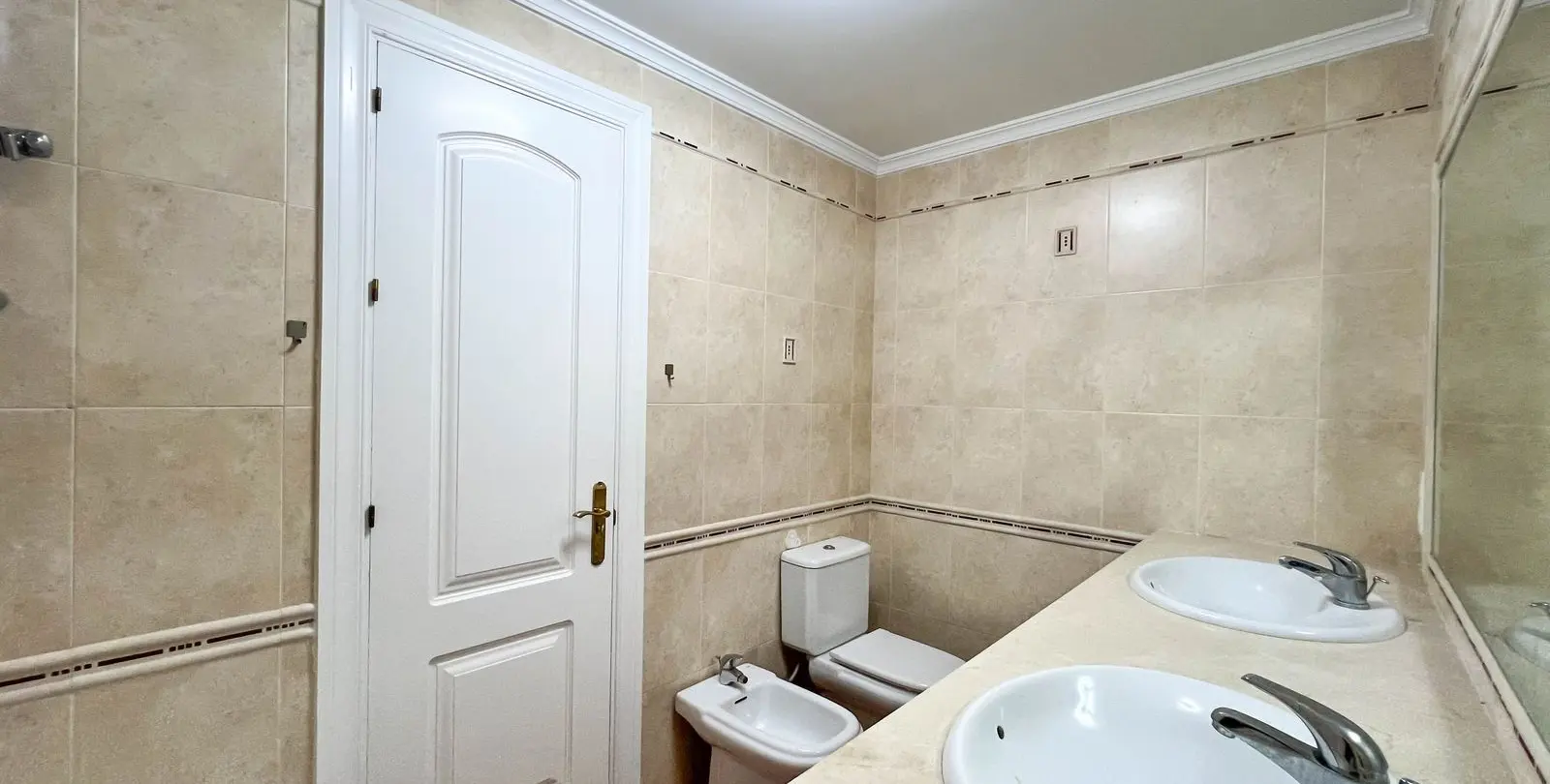 Продажа  отдельно стоящей виллы в La Quinta 41