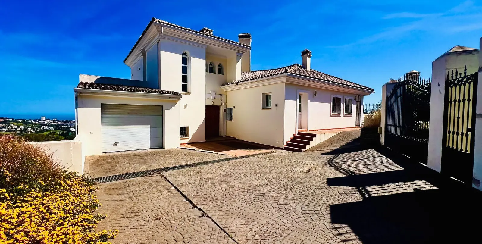 Продажа  отдельно стоящей виллы в La Quinta 48