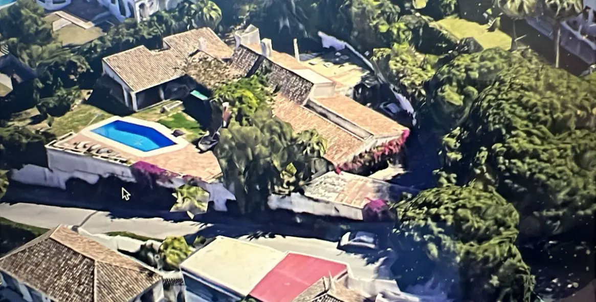 Продажа  отдельно стоящей виллы в Nueva Andalucía 2