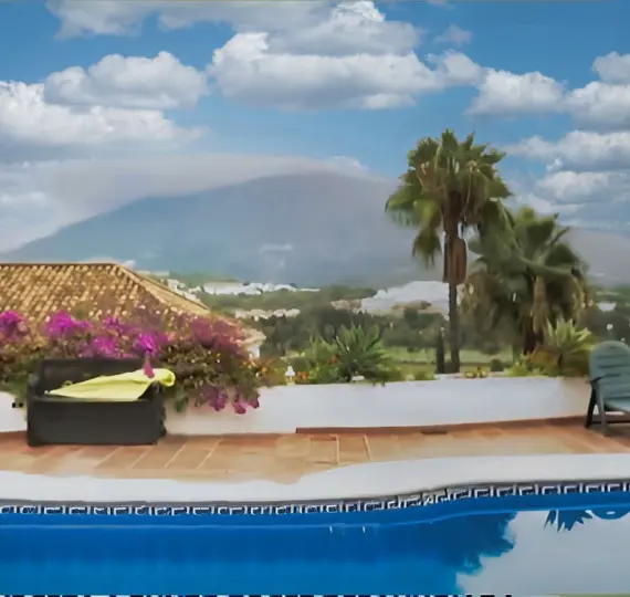 Venta de villa independiente en Nueva Andalucía