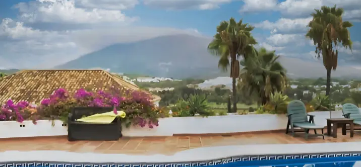 Venta de villa independiente en Nueva Andalucía 4