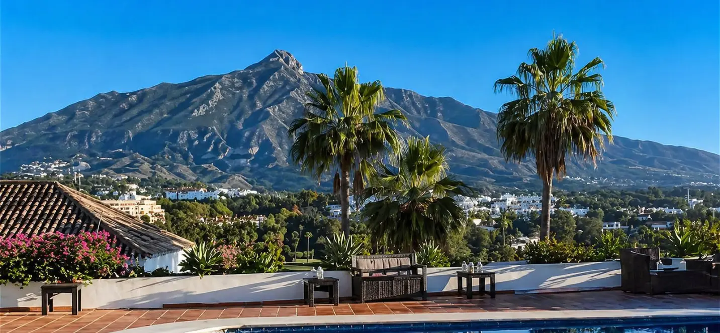 Venta de villa independiente en Nueva Andalucía 0