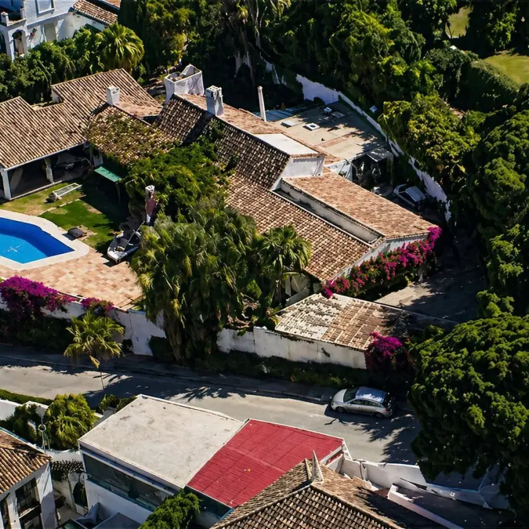 Venta de villa independiente en Nueva Andalucía