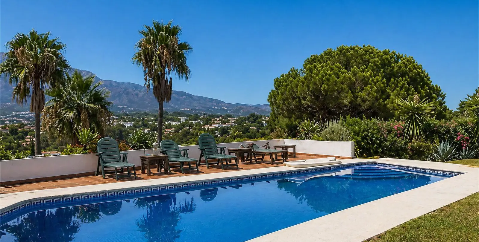 Venta de villa independiente en Nueva Andalucía 3