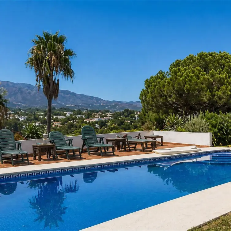 Venta de villa independiente en Nueva Andalucía
