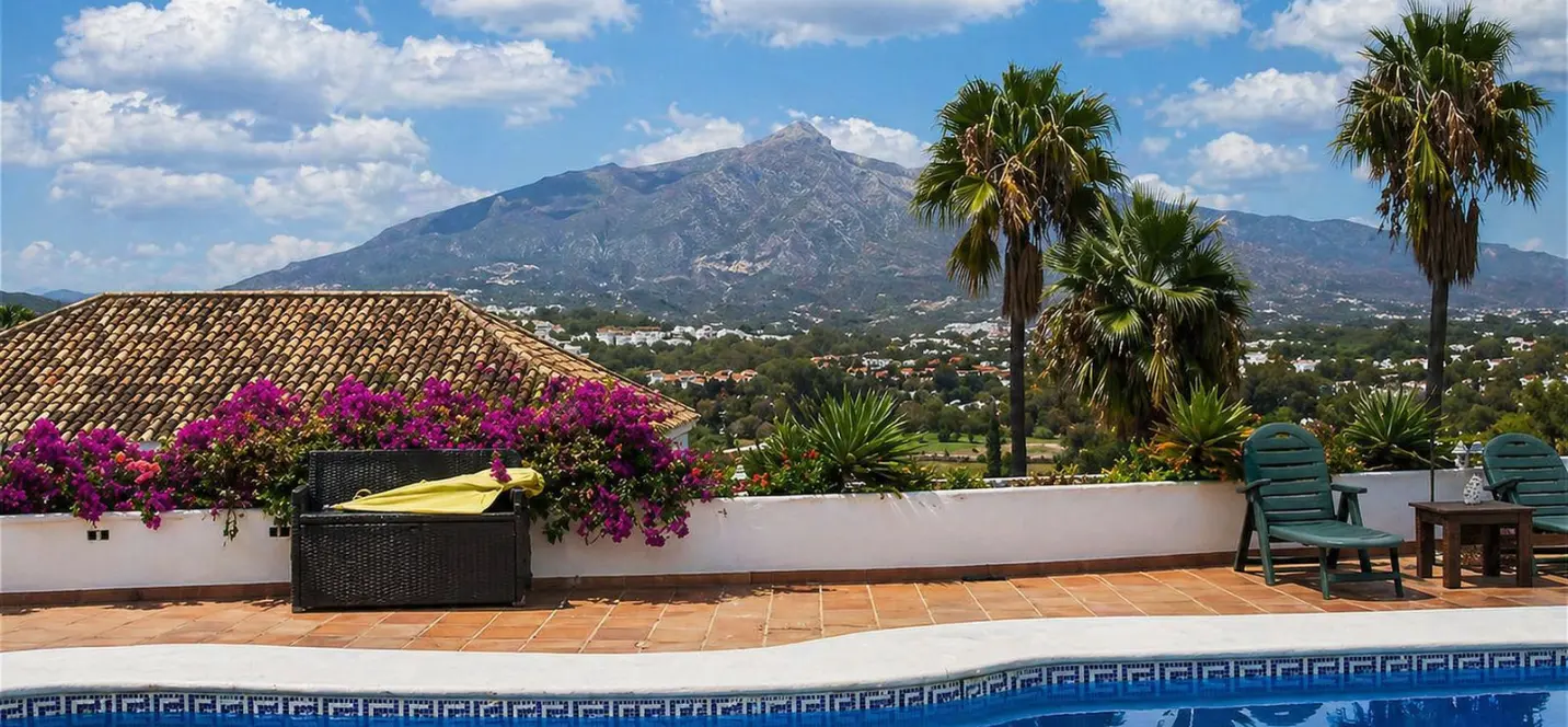 Venta de villa independiente en Nueva Andalucía 3
