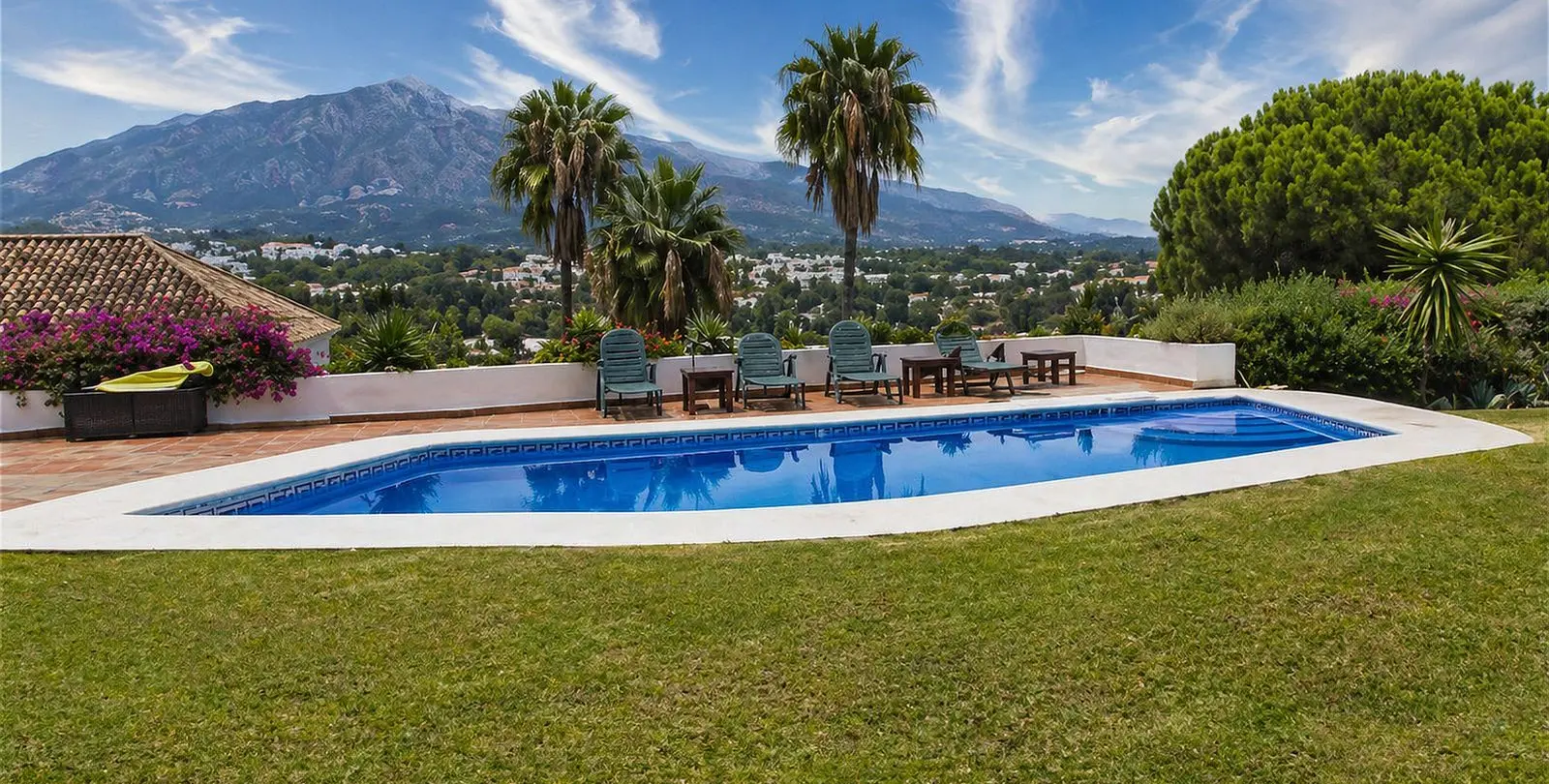 Venta de villa independiente en Nueva Andalucía 5