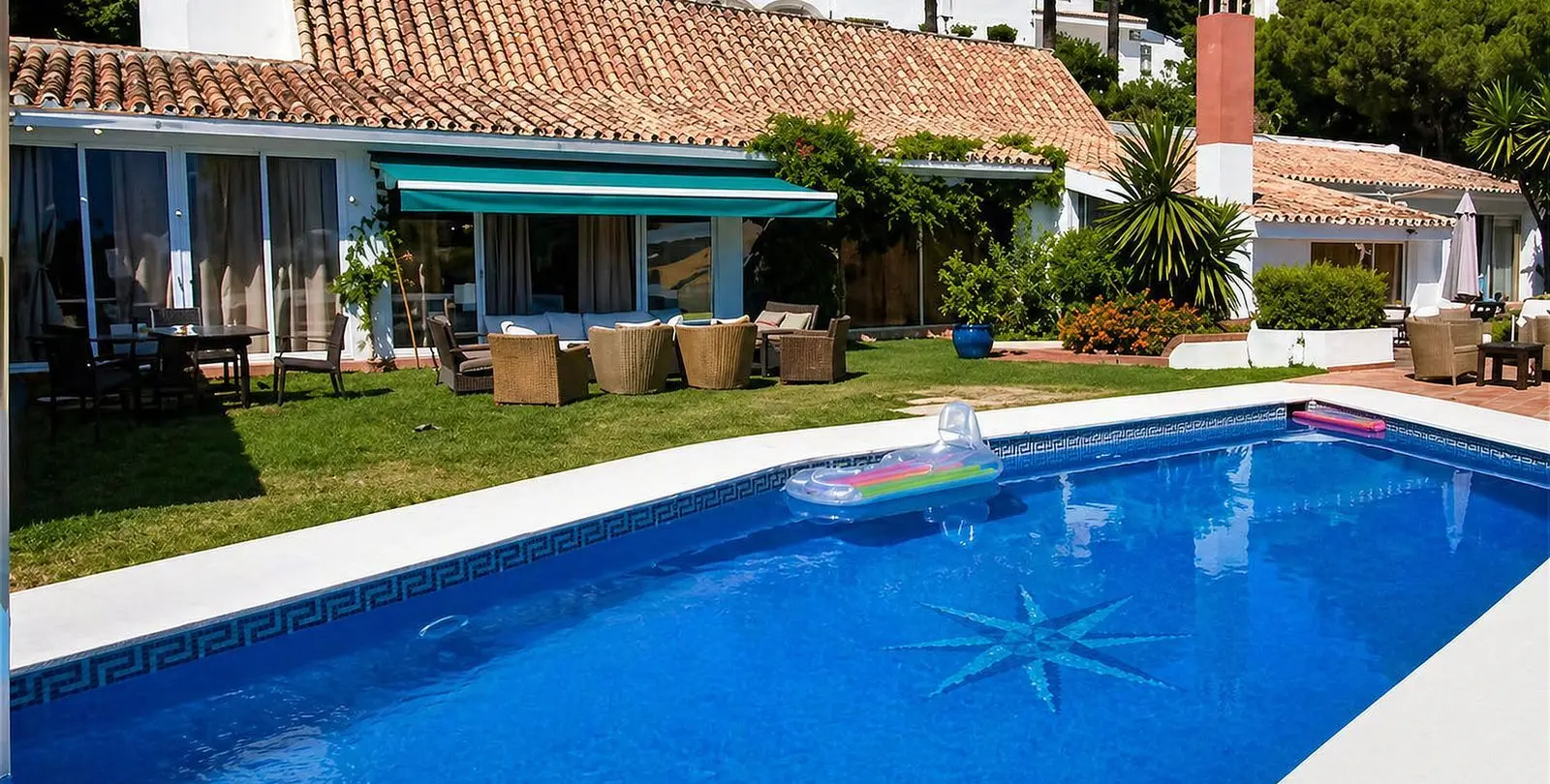 Venta de villa independiente en Nueva Andalucía 7