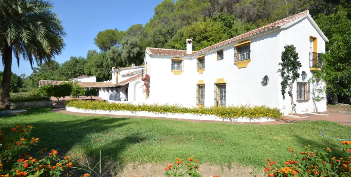 Sale of finca - cortijo in Gaucín 1