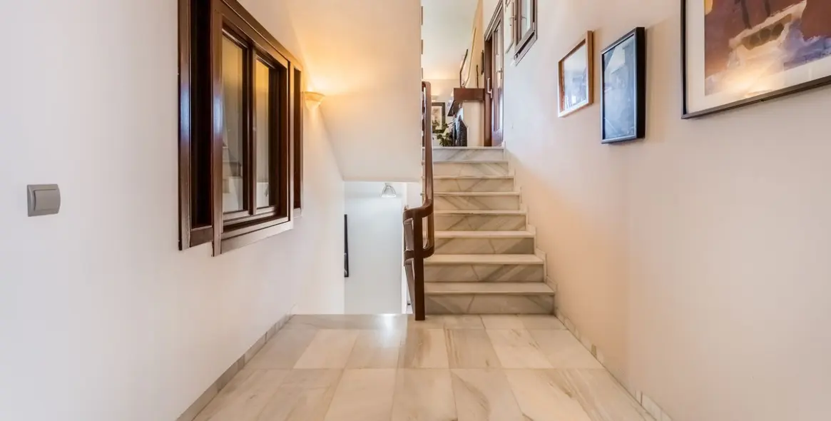 Sale of detached villa in Las Brisas 16