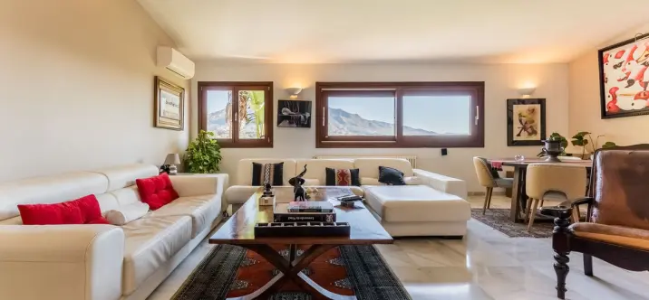 Sale of detached villa in Las Brisas 2