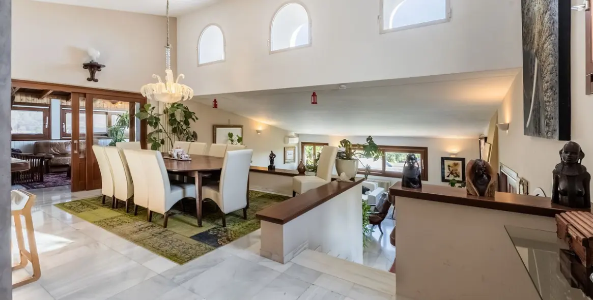 Sale of detached villa in Las Brisas 14