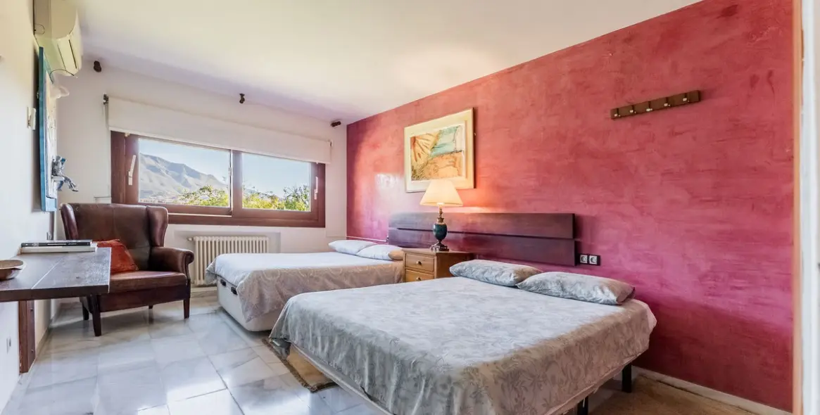 Sale of detached villa in Las Brisas 21