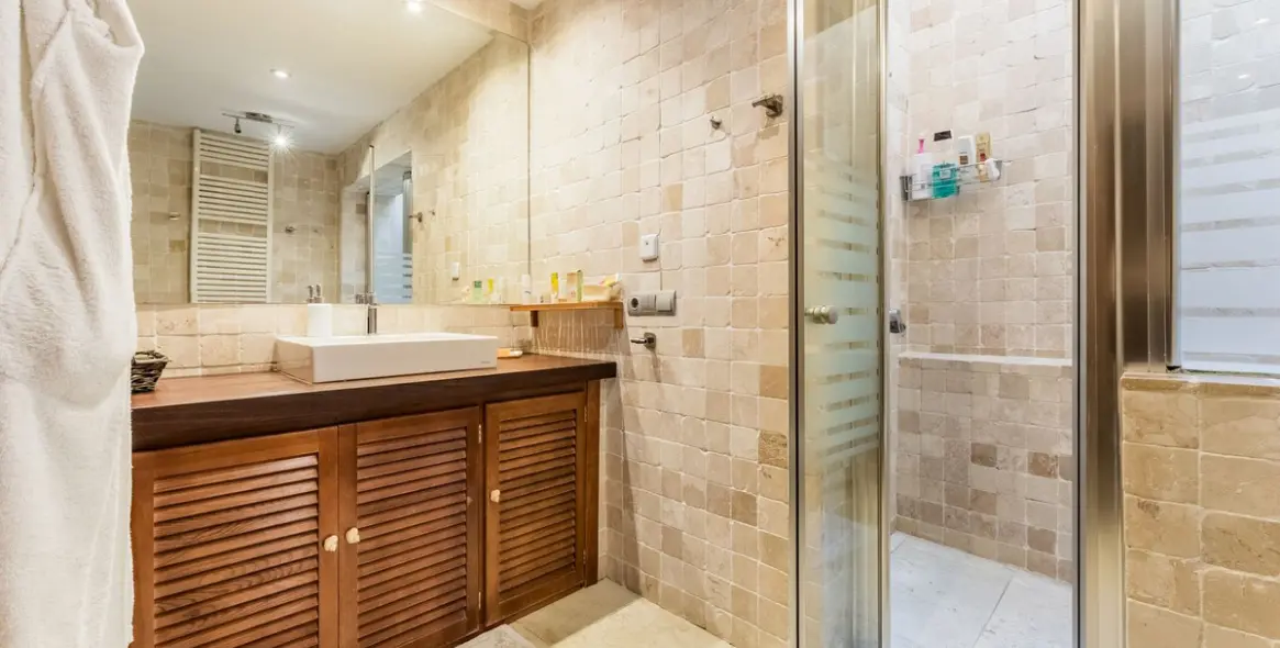 Sale of detached villa in Las Brisas 22