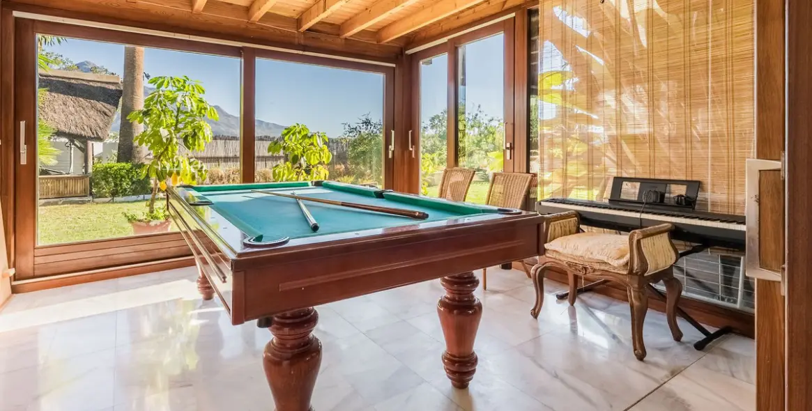 Sale of detached villa in Las Brisas 24