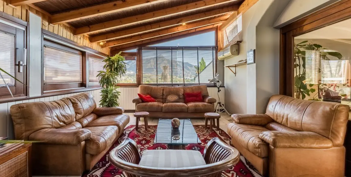 Sale of detached villa in Las Brisas 26