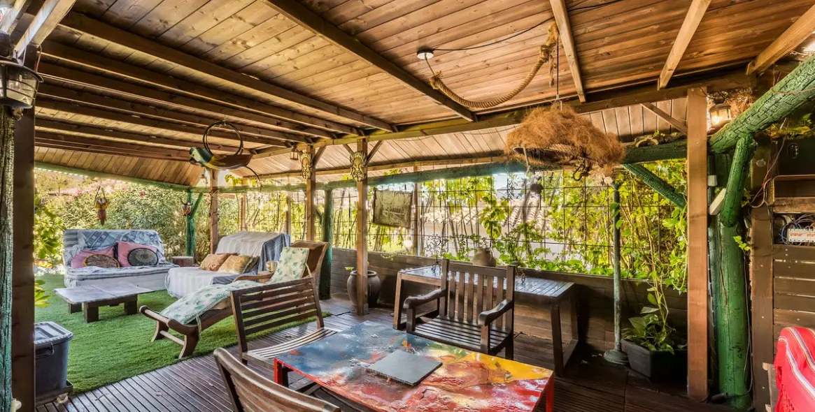 Sale of detached villa in Las Brisas 35