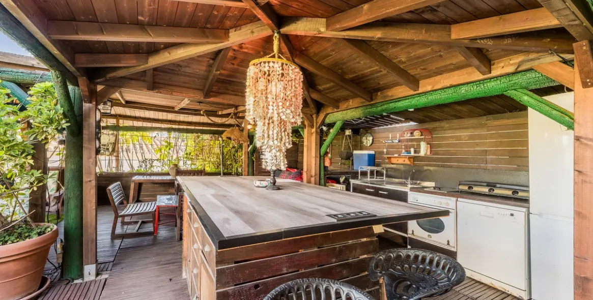 Sale of detached villa in Las Brisas 37