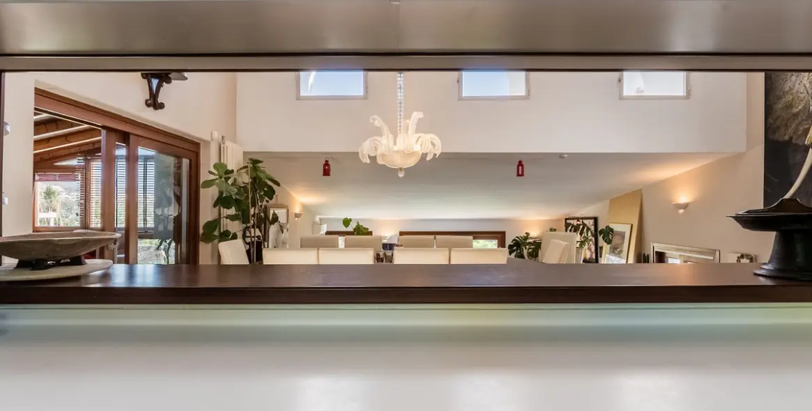 Sale of detached villa in Las Brisas 44