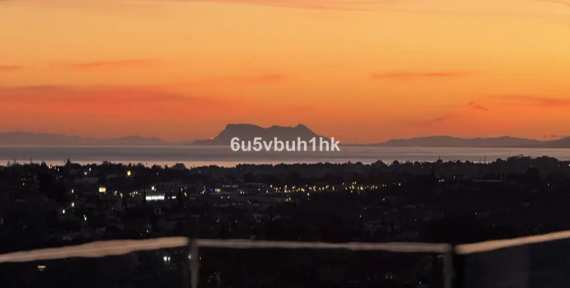 Sale of penthouse duplex in Marbella 1