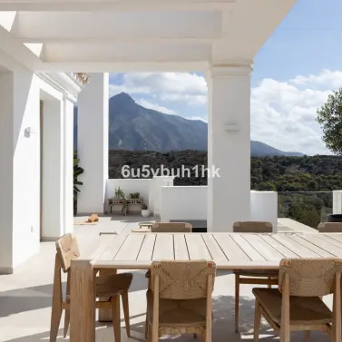 Sale of penthouse duplex in Marbella