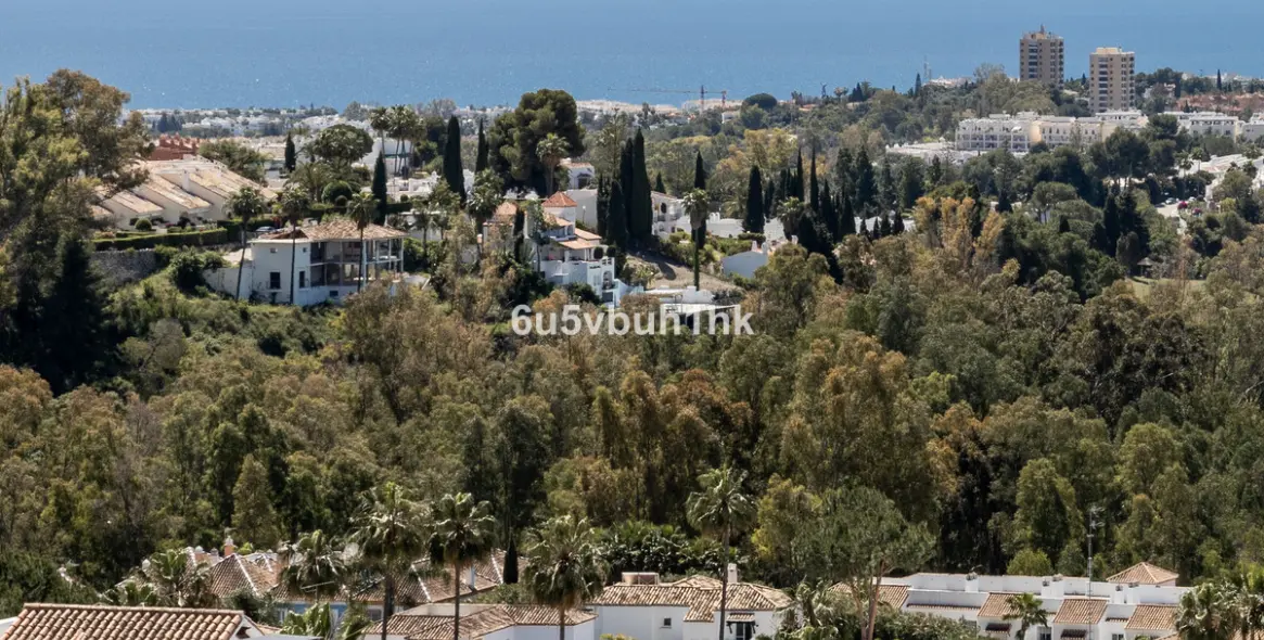 Продажа двухуровневого пентхауса в Marbella 24