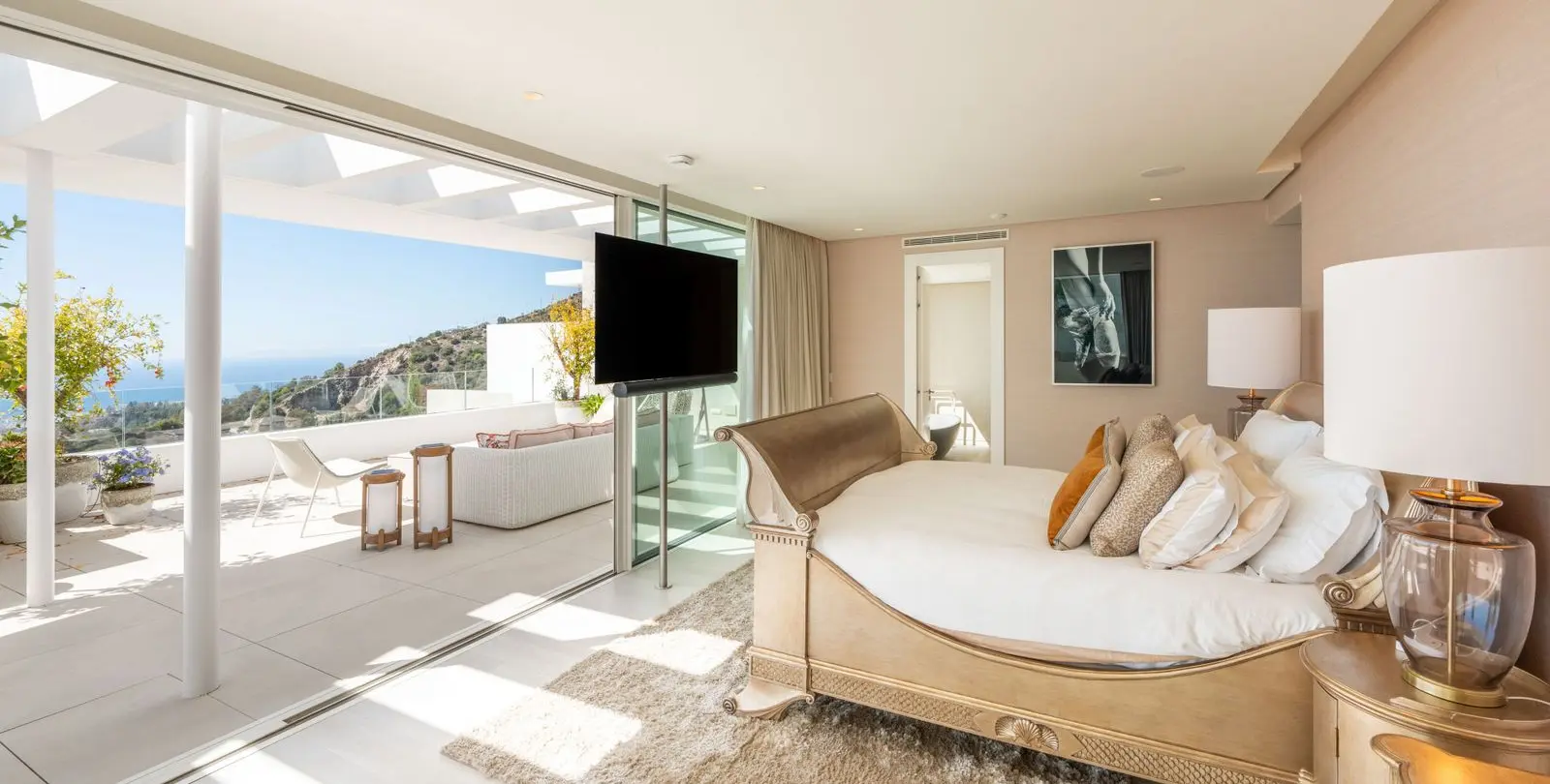 Sale of penthouse in Ojén 3