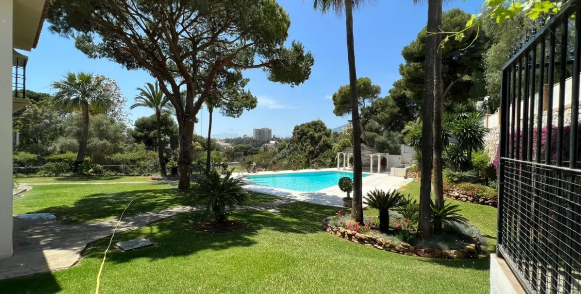 Venta de villa independiente en Marbella East (distrito Río Real) 5