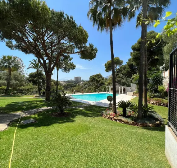 Villa independiente R4873438