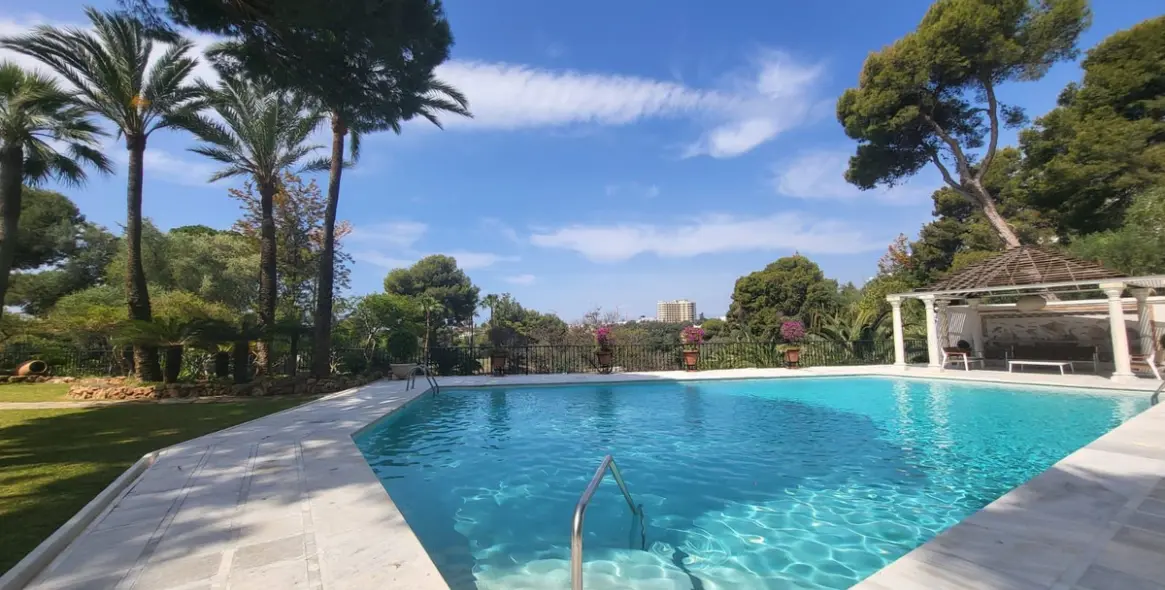 Venta de villa independiente en Marbella East (distrito Río Real) 7